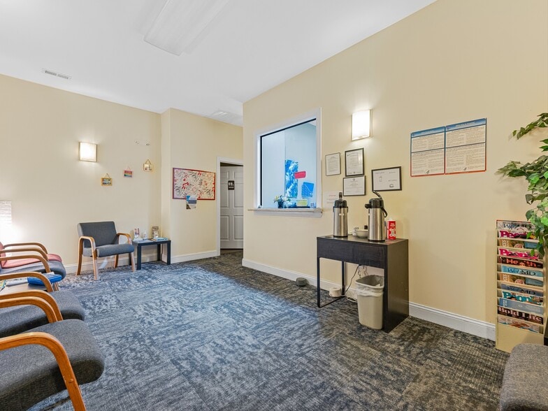 More Photos Of 120 Chadwick Square Ct, Hendersonville Medical For Lease