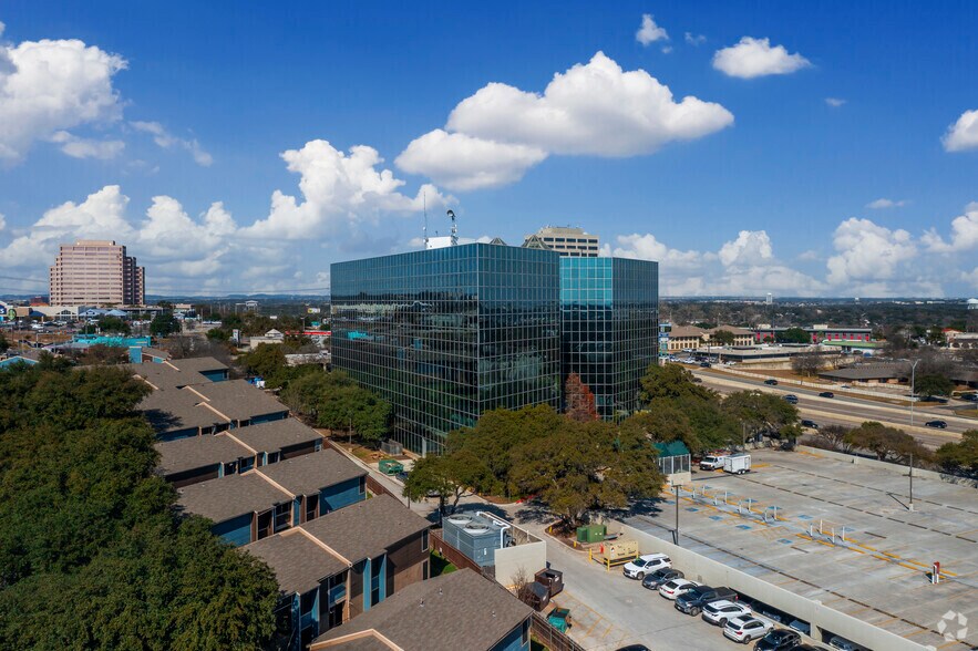 More Photos Of 7800 W IH-10, San Antonio Office For Lease