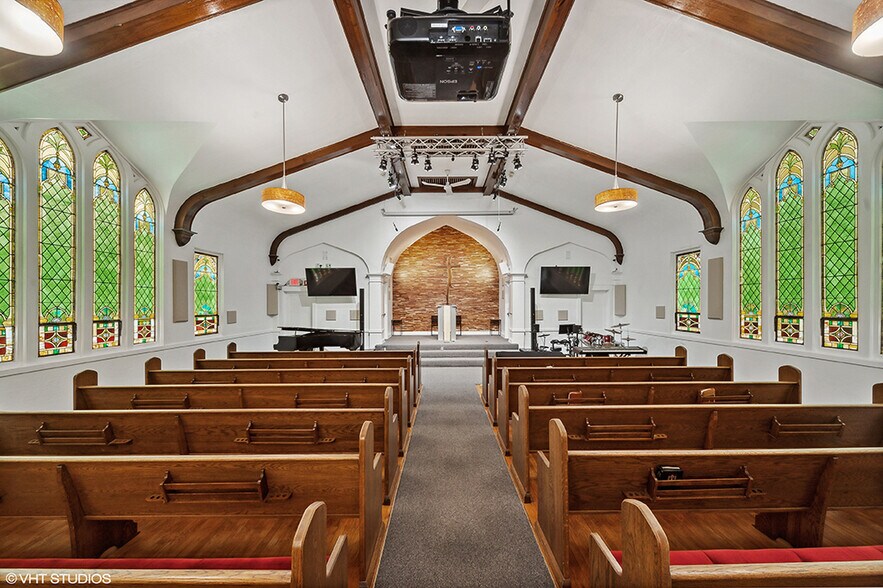 More Photos Of 240 Olde Half Day Rd, Lincolnshire Religious Facility For Sale