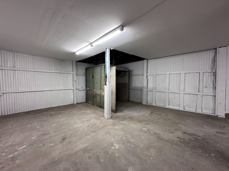 More Photos Of 1530 E 5th Ct, Tulsa Warehouse For Lease