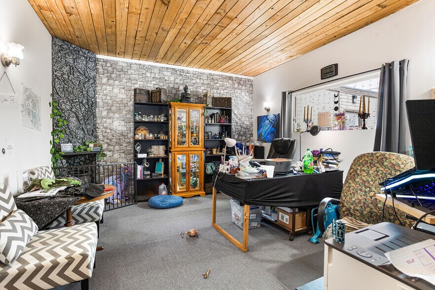 More Photos Of 2001 8th Ave SE, Minot General Retail For Sale