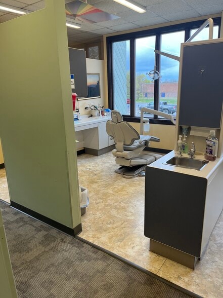 More Photos Of 52 Colchester Ave, Burlington Medical For Lease