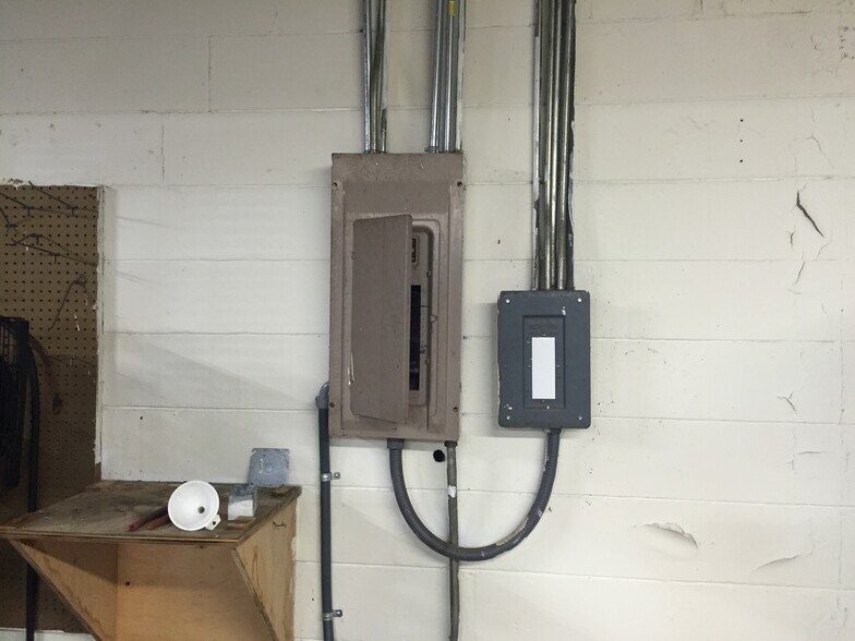 More Photos Of 238 E Washington St, Starke Distribution For Sale