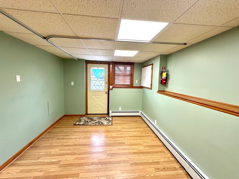 More Photos Of 591 Rt-34, Matawan Medical For Lease