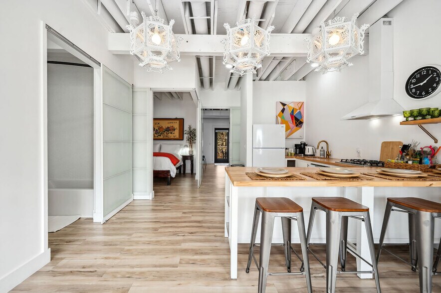 More Photos Of 13662 Red Arrow Hwy, Harbert Hotel For Sale