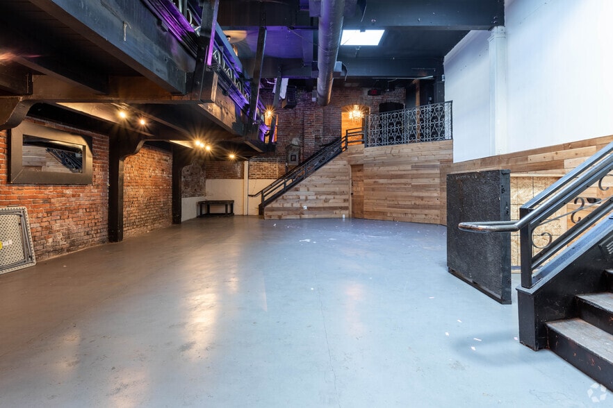 More Photos Of 2218 1st Ave, Seattle Bar For Sale