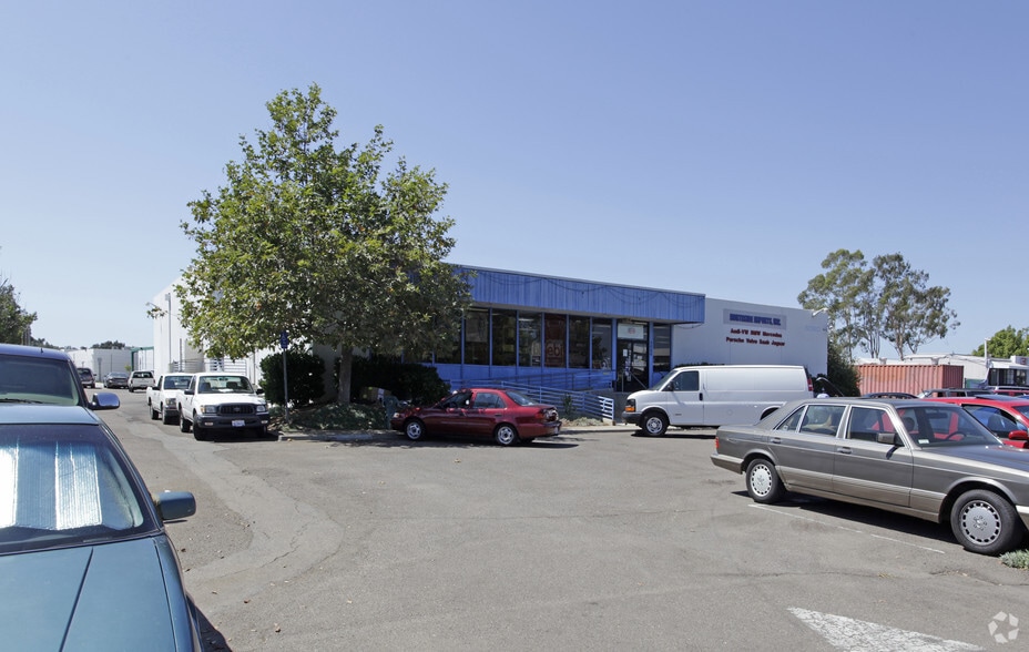 Primary Photo Of 5060 Convoy St, San Diego Showroom For Lease