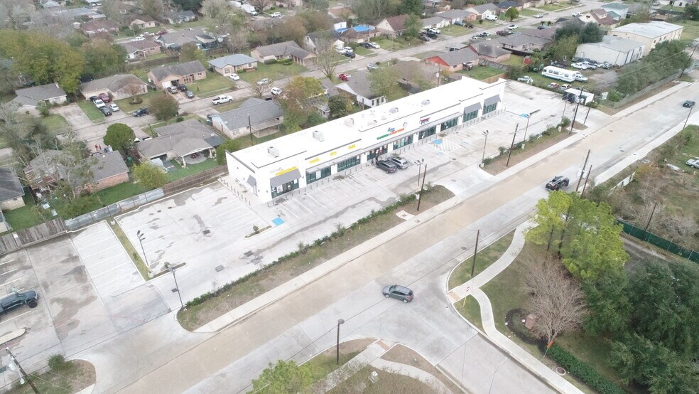 More Photos Of 3930 Anderson Rd, Houston Storefront For Lease