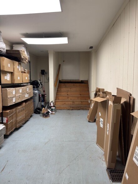 More Photos Of 158 Kenwood Ave, Fairfield Warehouse For Sale