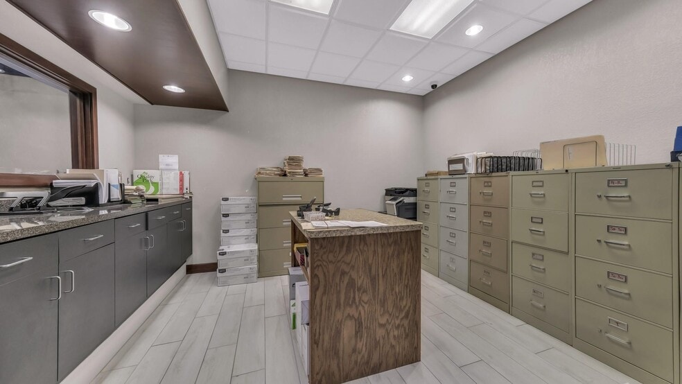 More Photos Of 126 S Ranch House Rd, Willow Park Medical For Sale