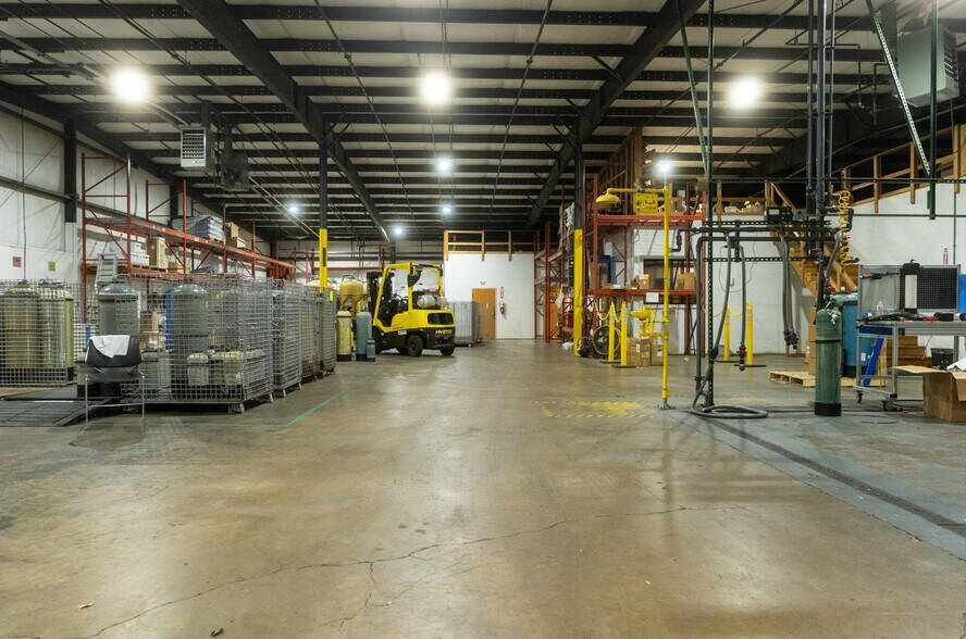 More Photos Of 207 Park Ct, Ridgeland Warehouse For Lease