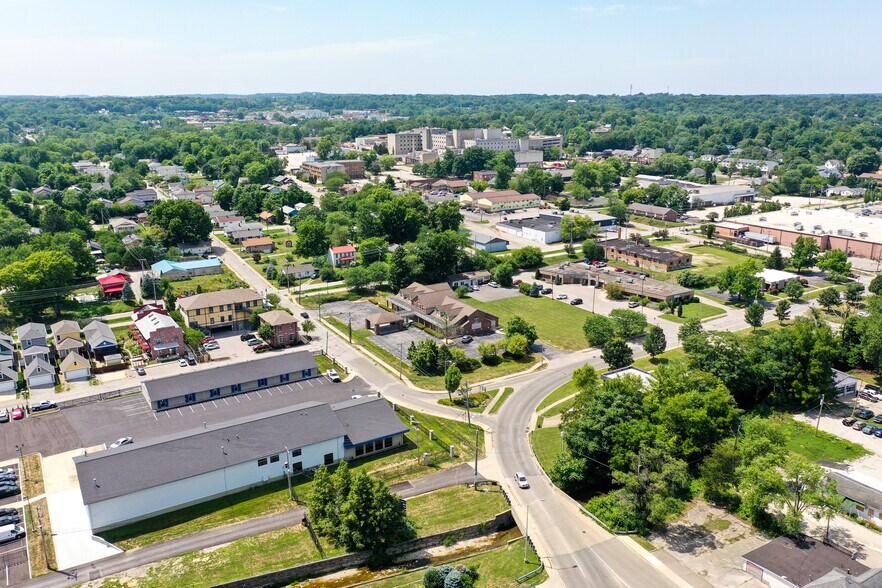 More Photos Of 700 S College Ave, Bloomington Office For Sale