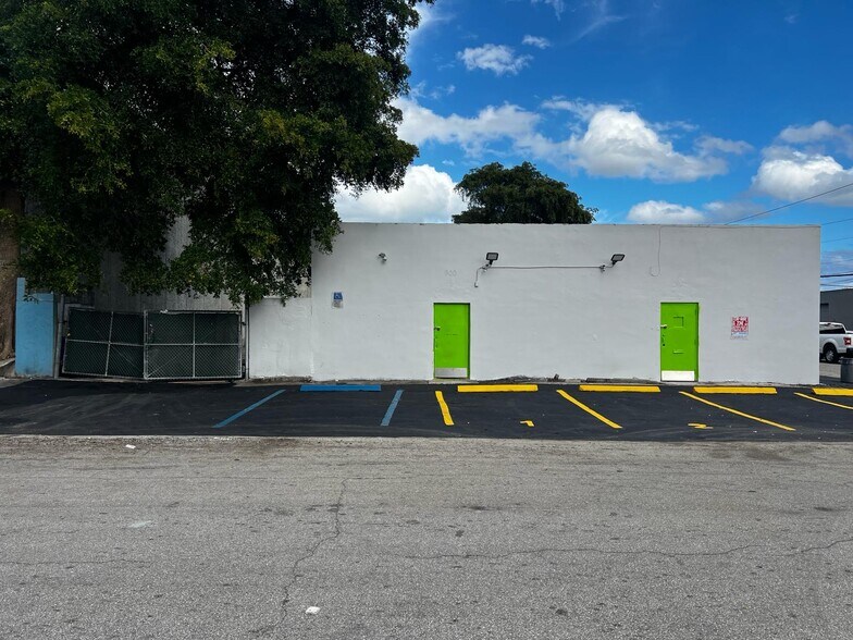 More Photos Of 900 NW 10th Ter, Fort Lauderdale Warehouse For Sale