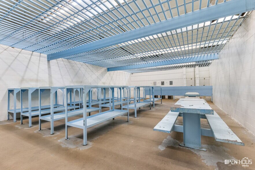 More Photos Of 2813 Central Fwy E, Wichita Falls Industrial For Sale