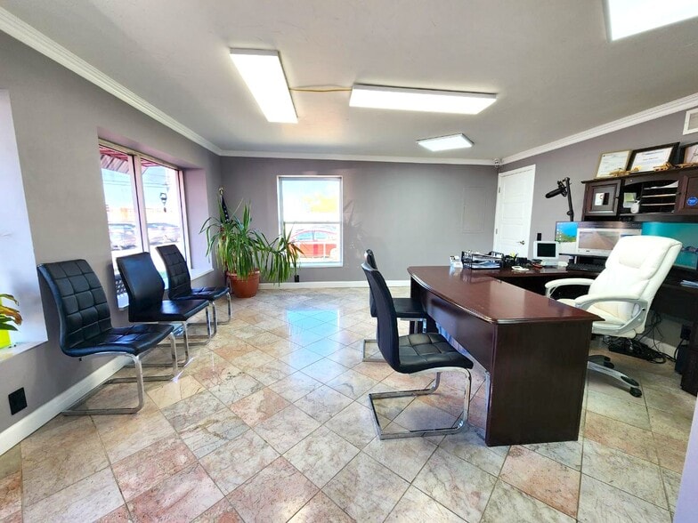 More Photos Of 7511 Leavenworth Rd, Kansas City Auto Repair For Sale