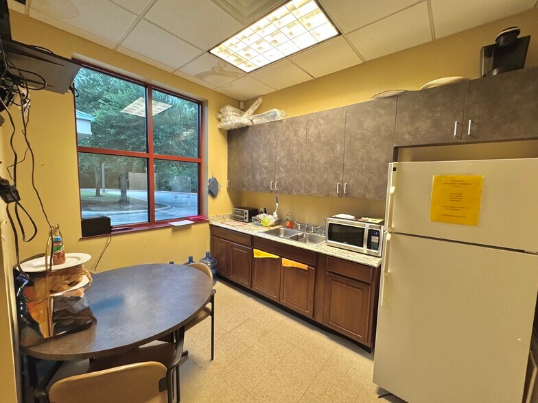 More Photos Of 1430 Research Forest Dr, Shenandoah Bank For Sale