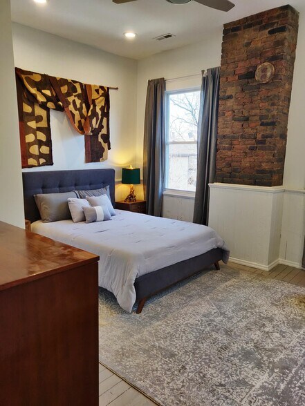 More Photos Of 927 E Madison St, Louisville Warehouse For Sale