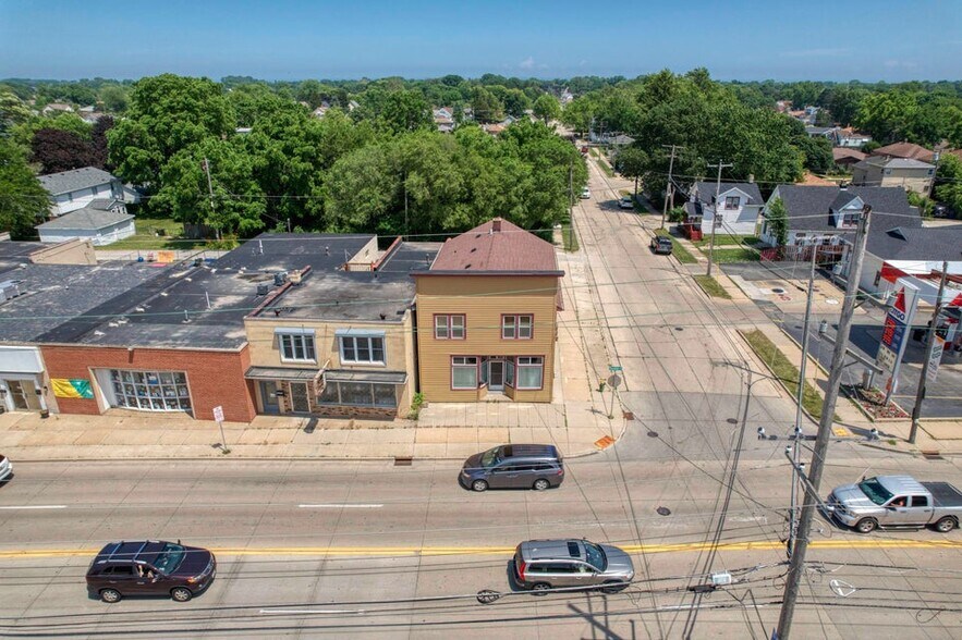 Primary Photo Of 3401 Douglas Ave, Racine Storefront Retail Residential For Sale