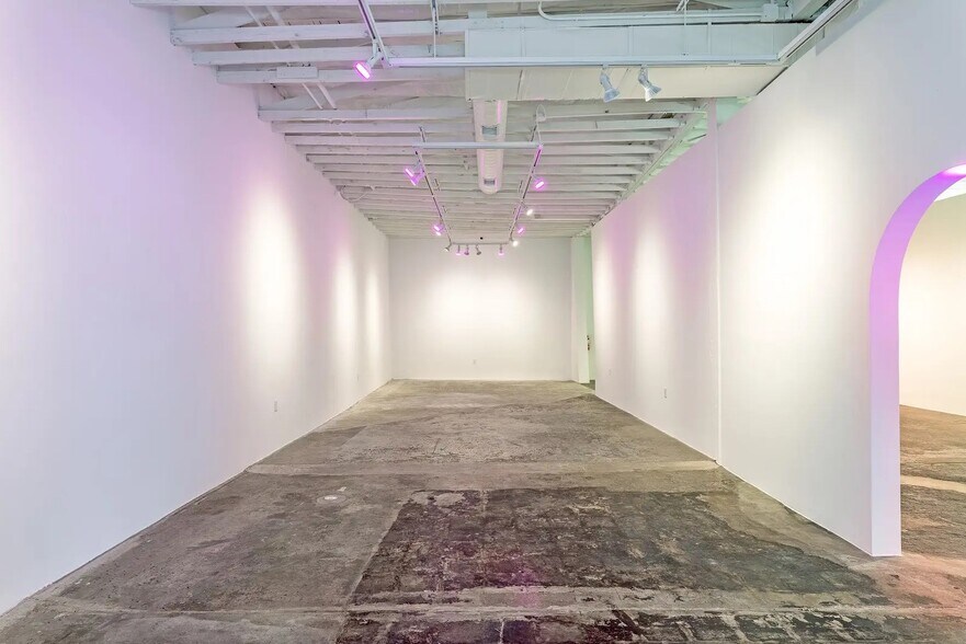 More Photos Of 217 Fairview Ave, Houston Freestanding For Lease