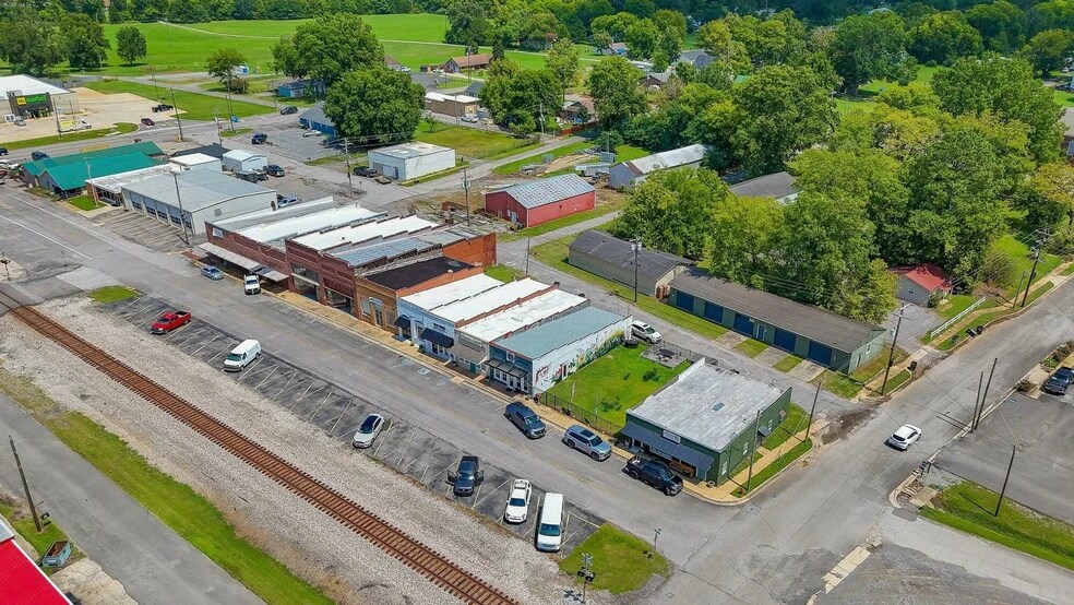 More Photos Of 46 Railroad Ave, Falkville Storefront For Sale