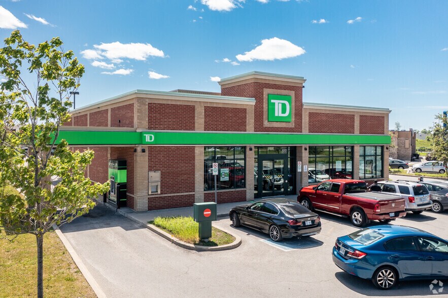 More Photos Of 5205 Boul Robert-Bourassa, Laval Unknown For Lease