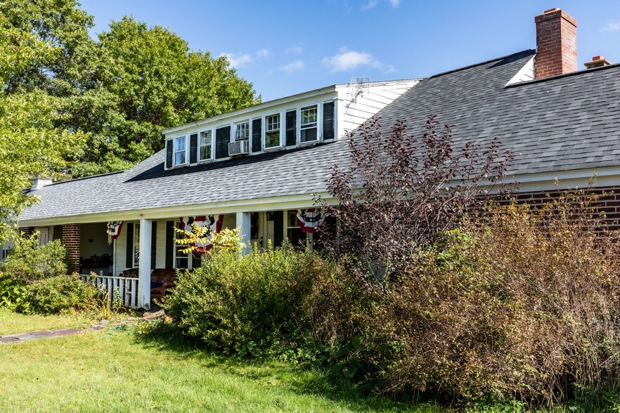 More Photos Of 4 Whitman Rd, Stephentown Sports And Entertainment For Sale