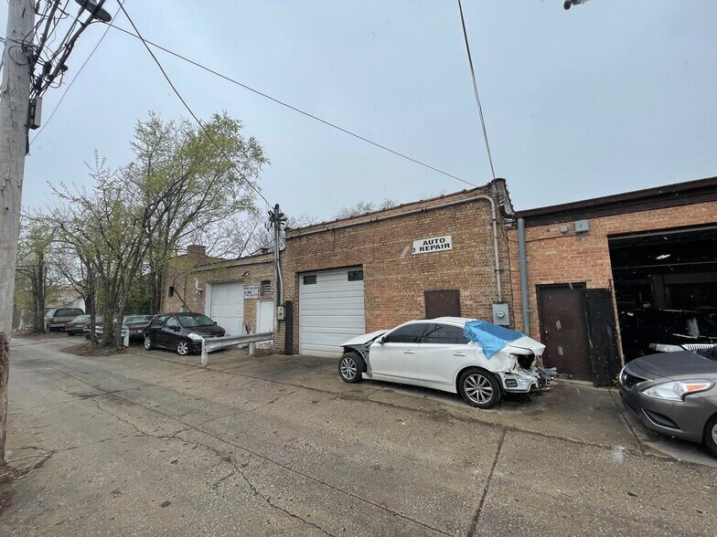 More Photos Of 3525 N Harlem Ave, Chicago General Retail For Sale