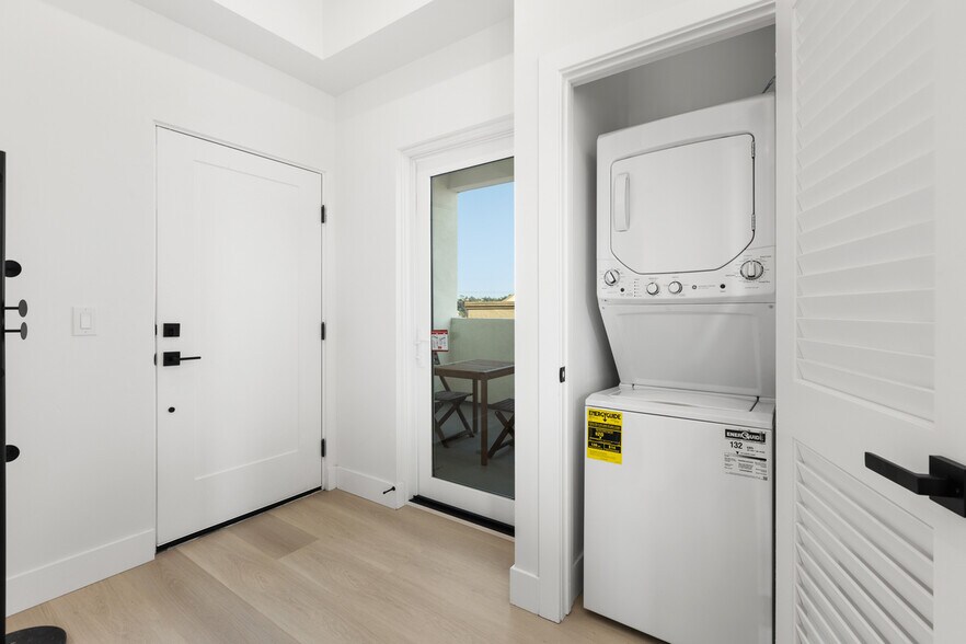 More Photos Of 5727 Lauretta St, San Diego Apartments For Sale