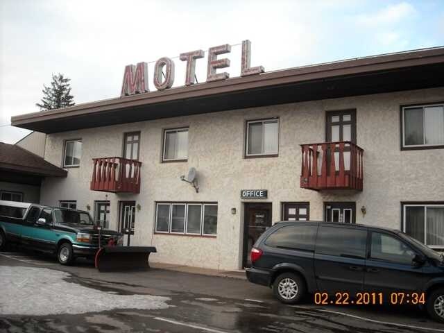 More Photos Of 100 Silver St, Hurley Hotel For Sale
