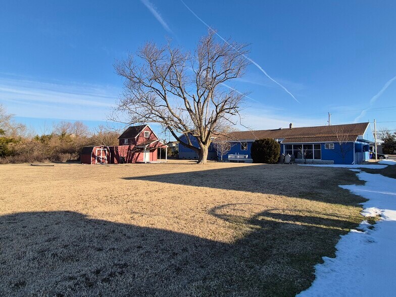 More Photos Of 360 Bay Ave, Milford Storefront Retail Residential For Sale