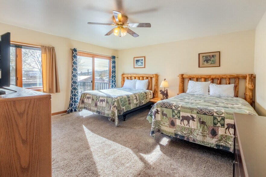 More Photos Of 416 Grand Ave, Grand Lake Hotel For Sale