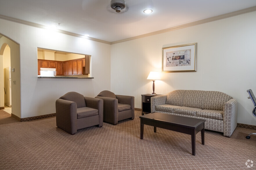 More Photos Of 908 W G St, La Porte Hotel For Sale