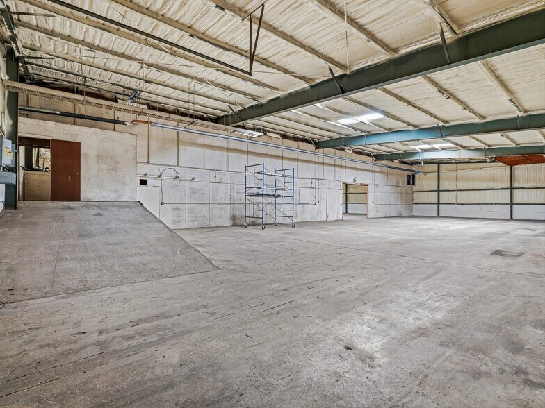 More Photos Of 5 Woodland Dr, Asheville Warehouse For Sale