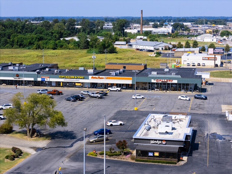 More Photos Of 1403 S 1st St, Union City Unknown For Lease