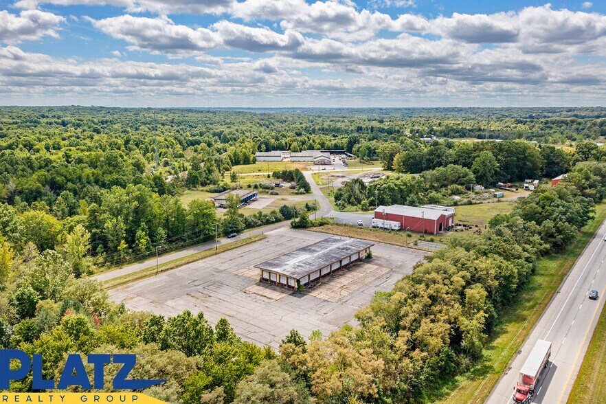 More Photos Of 3020 Gale Ave, Hubbard Truck Terminal For Lease