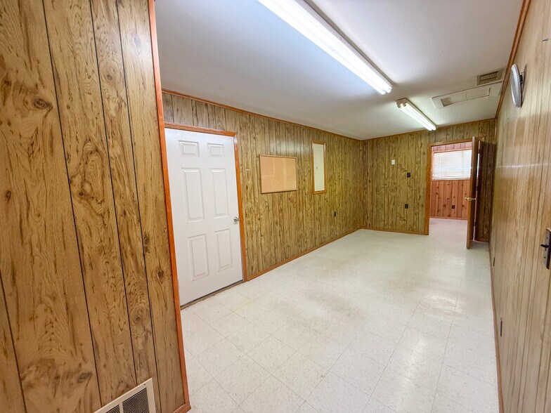 More Photos Of 11730 Highway 152, Pampa Warehouse For Sale