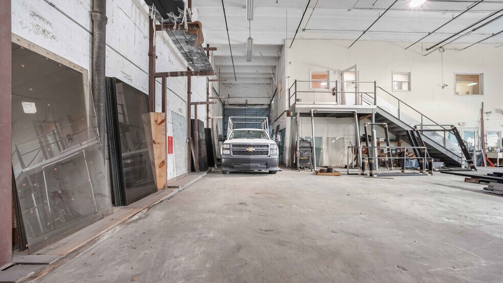 More Photos Of 7450 NW 41st St, Miami Manufacturing For Sale