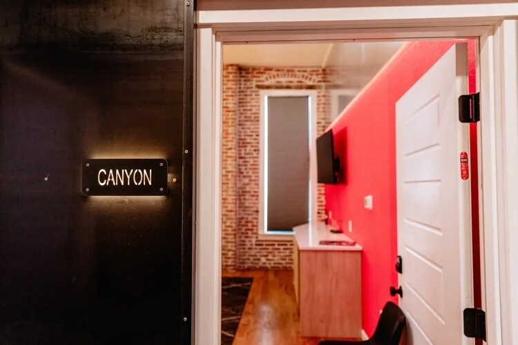 More Photos Of 111 N Lincoln Ave, Hastings Hotel For Sale