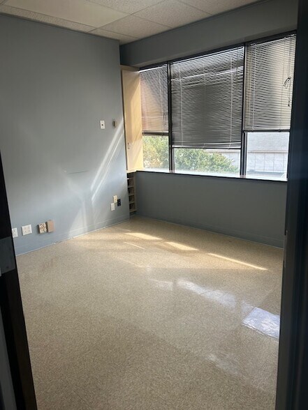 More Photos Of 3525 Prytania St, New Orleans Office For Sale