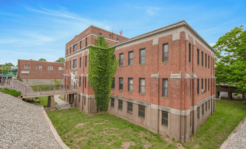 More Photos Of 330 Main St, Manchester Loft Creative Space For Sale