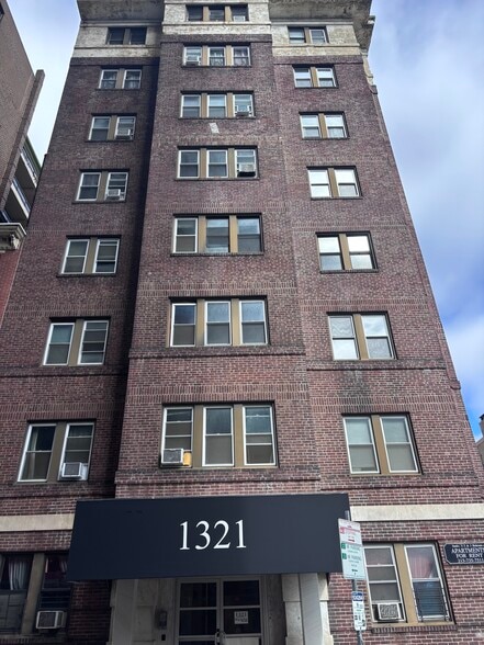 More Photos Of 1321-1323 Spruce St, Philadelphia Apartments For Sale