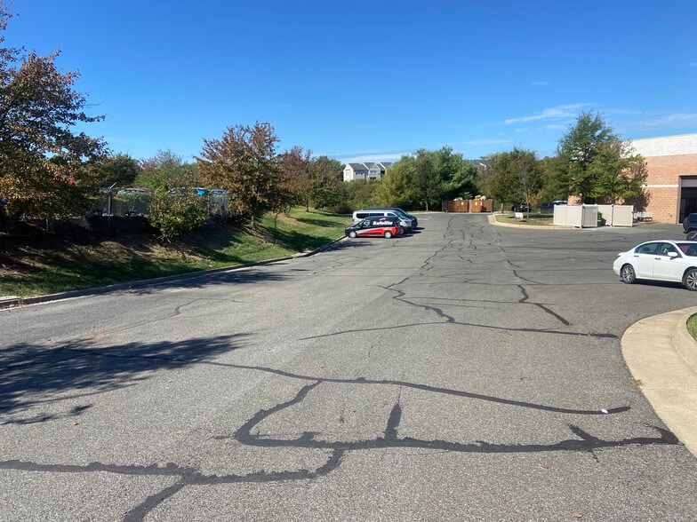 More Photos Of 240-252 Airport Rd, Winchester Light Distribution For Sale