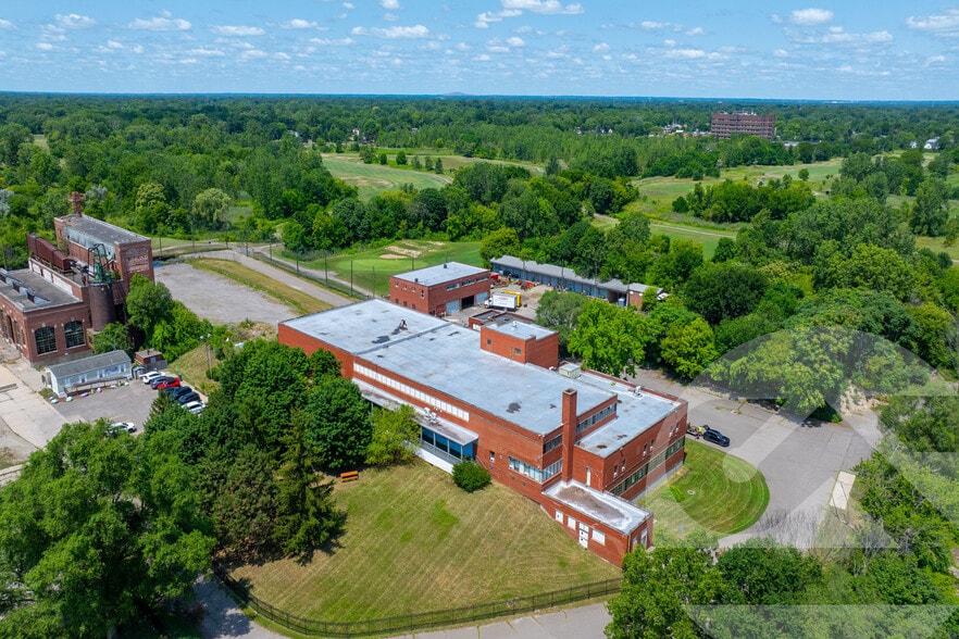 More Photos Of 30600-30712 Michigan Ave, Westland Schools For Sale