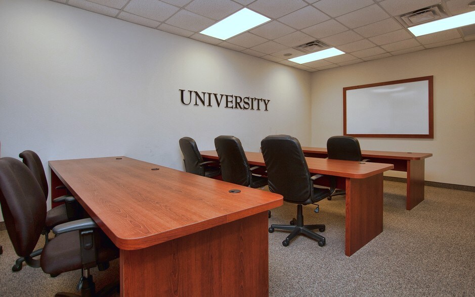 More Photos Of 2801-2803 S Bay St, Eustis Loft Creative Space For Lease