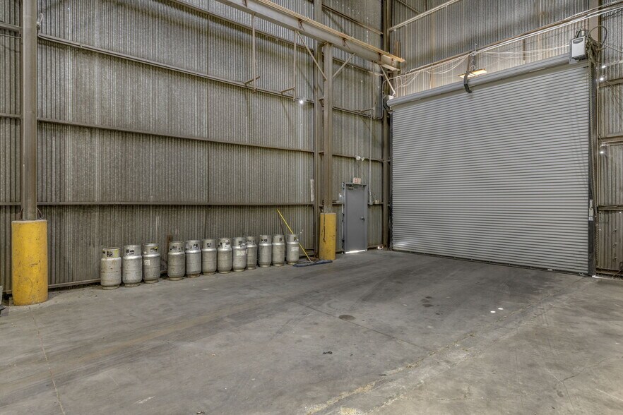 More Photos Of 200 Coe Rd, Anderson Warehouse For Lease
