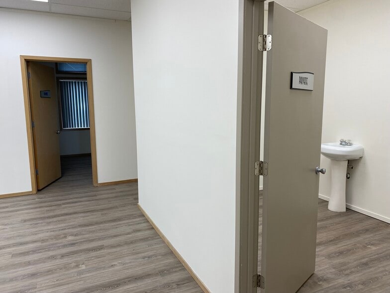 More Photos Of 12911 SE Kent Kangley Rd, Kent Medical For Lease