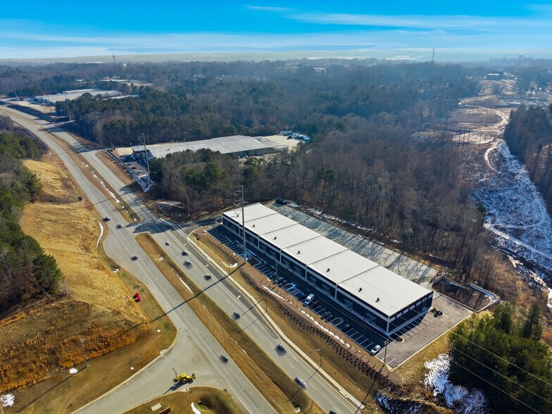 More Photos Of 1901 Peachtree Industrial Blvd, Buford Warehouse For Lease