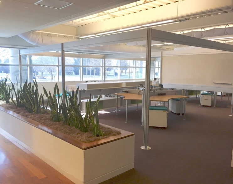 More Photos Of 2 Commerce Dr, South Brunswick Office For Lease