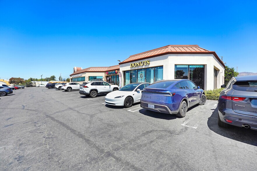 More Photos Of 10240-10244 Reseda Blvd, Northridge Storefront For Lease