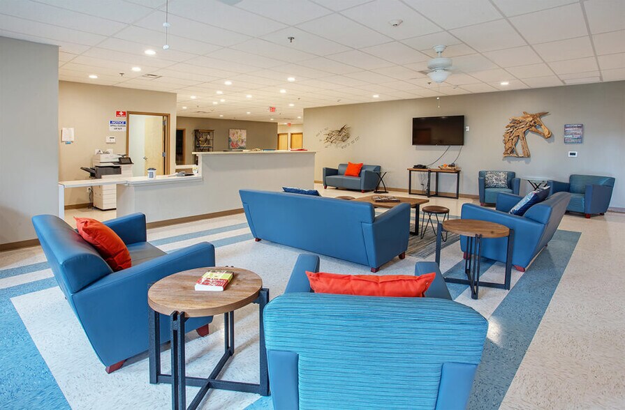 More Photos Of 300 Carrera Dr, London Medical For Sale